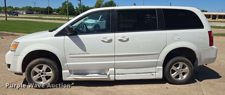 image for item EO0521 2010 Dodge Grand Caravan SE handicap accessible van