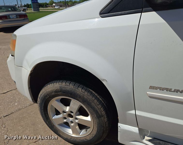 image for item EO0521 2010 Dodge Grand Caravan SE handicap accessible van