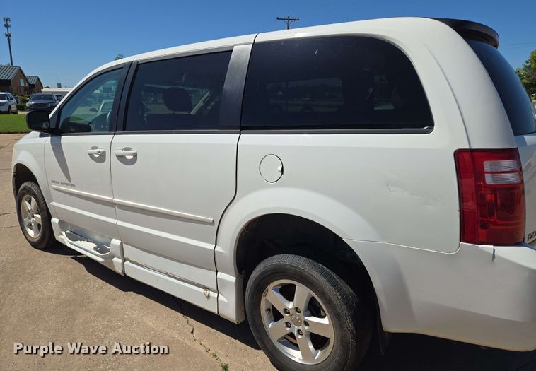 image for item EO0521 2010 Dodge Grand Caravan SE handicap accessible van