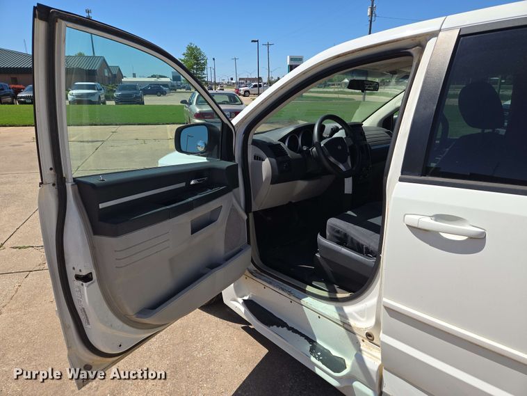image for item EO0521 2010 Dodge Grand Caravan SE handicap accessible van