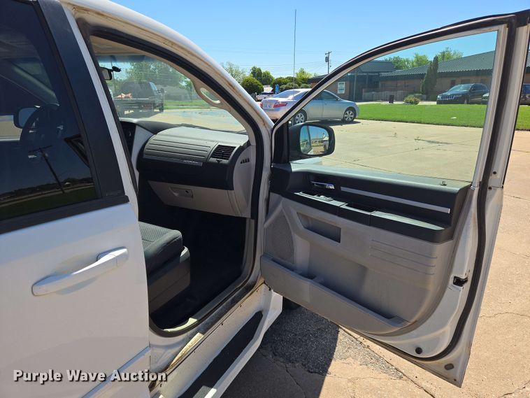 image for item EO0521 2010 Dodge Grand Caravan SE handicap accessible van