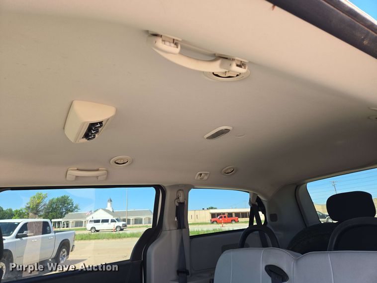 image for item EO0521 2010 Dodge Grand Caravan SE handicap accessible van