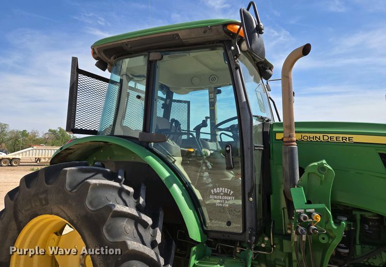 image for item EO0770 2013 John Deere 6105D MFWD tractor