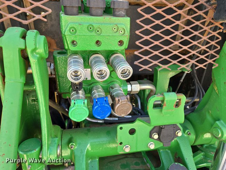 image for item EO0770 2013 John Deere 6105D MFWD tractor