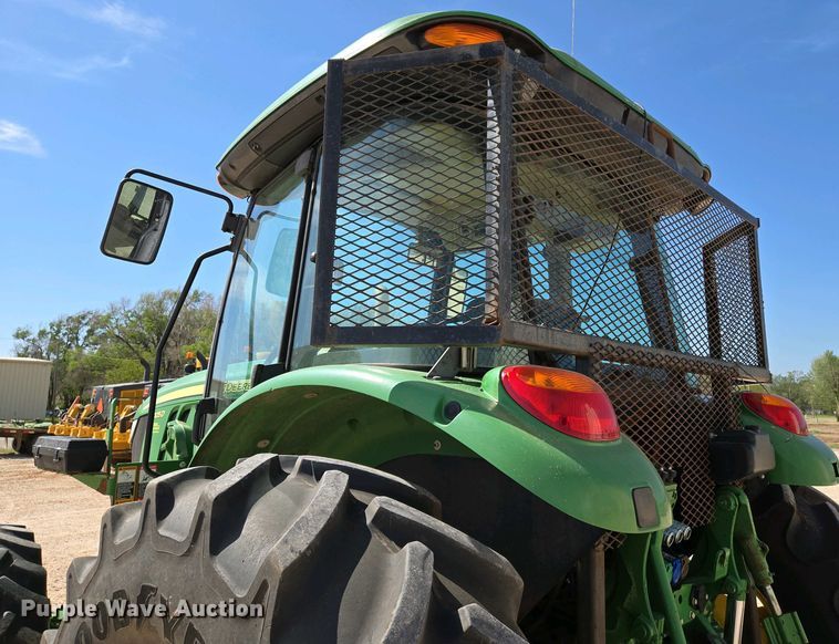 image for item EO0770 2013 John Deere 6105D MFWD tractor