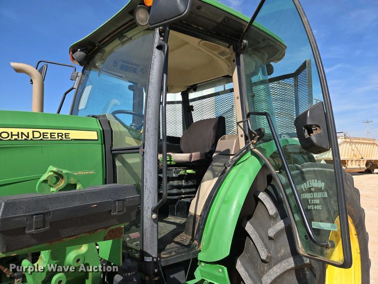 image for item EO0770 2013 John Deere 6105D MFWD tractor