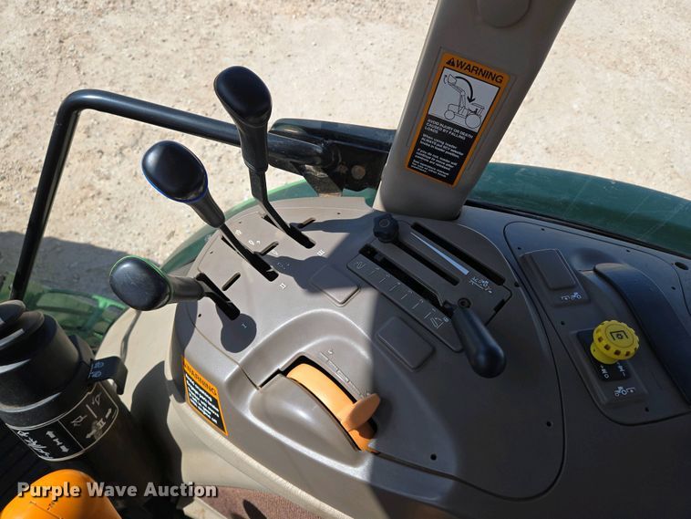 image for item EO0770 2013 John Deere 6105D MFWD tractor