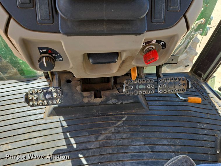 image for item EO0770 2013 John Deere 6105D MFWD tractor