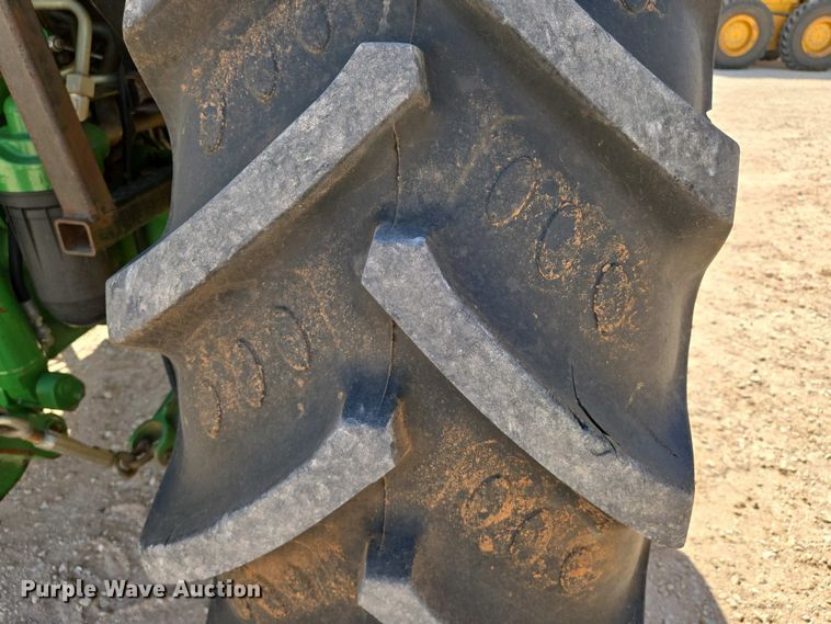 image for item EO0770 2013 John Deere 6105D MFWD tractor