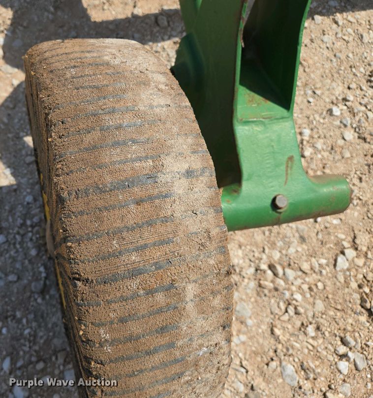 image for item EO0771 John Deere CX15 batwing rotary mower