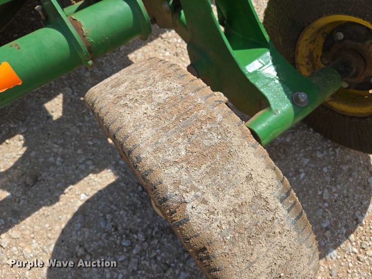 image for item EO0771 John Deere CX15 batwing rotary mower