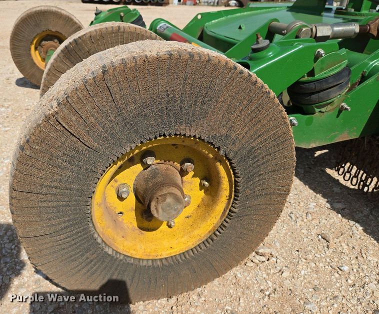 image for item EO0771 John Deere CX15 batwing rotary mower