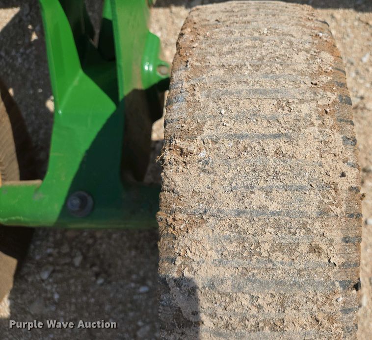 image for item EO0771 John Deere CX15 batwing rotary mower