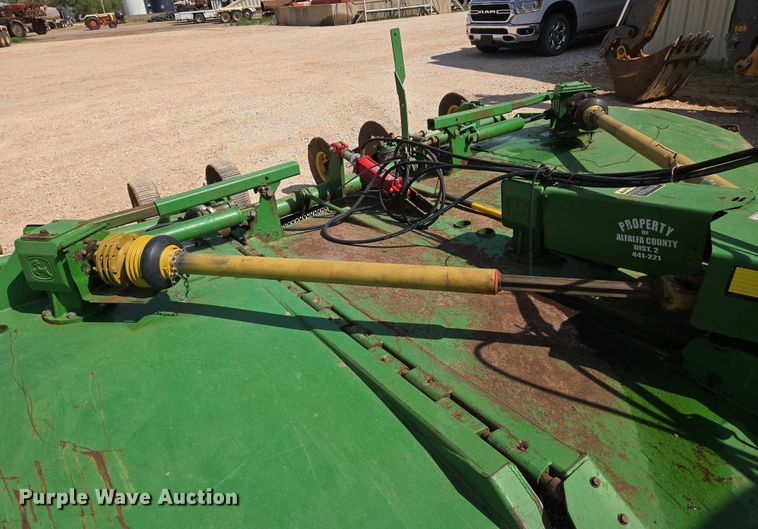 image for item EO0772 John Deere CX15 batwing rotary mower