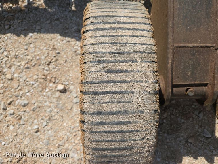 image for item EO0772 John Deere CX15 batwing rotary mower