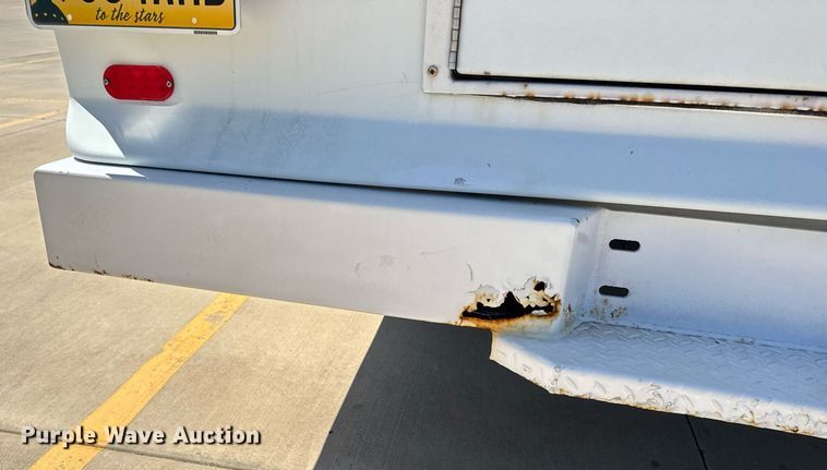 image for item EQ1378 2003 Ford E350 Super Duty shuttle bus