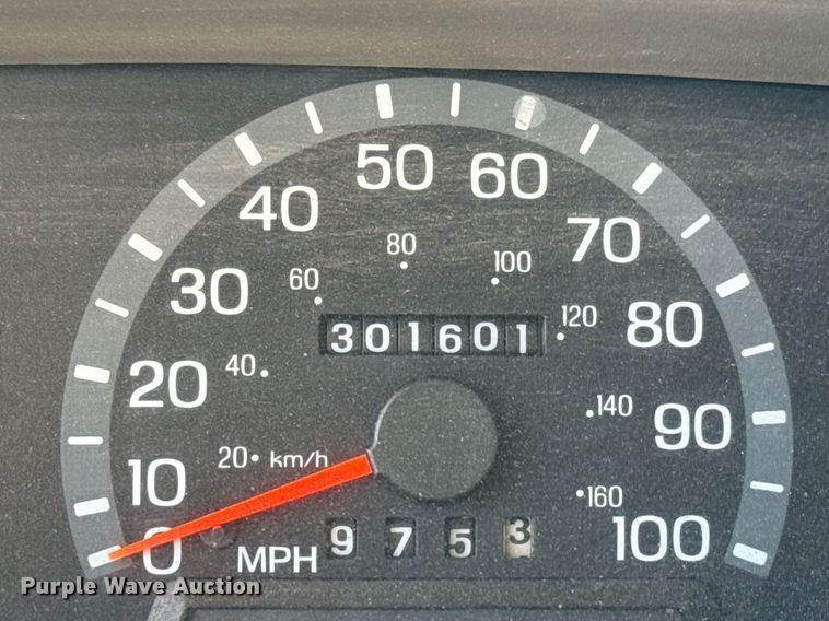 image for item EQ1378 2003 Ford E350 Super Duty shuttle bus