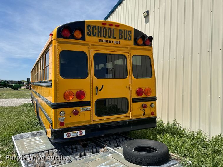 image for item EQ1403 2005 Thomas Built Saf-T-Liner MVP EF school bus