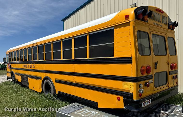 image for item EQ1403 2005 Thomas Built Saf-T-Liner MVP EF school bus