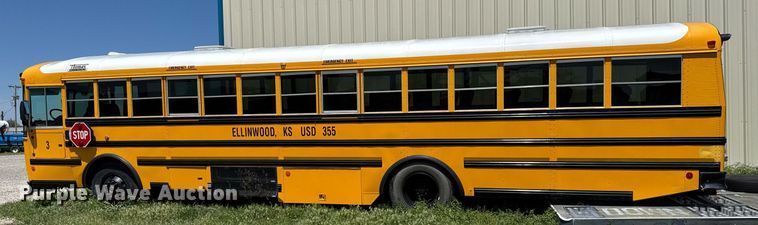 image for item EQ1403 2005 Thomas Built Saf-T-Liner MVP EF school bus