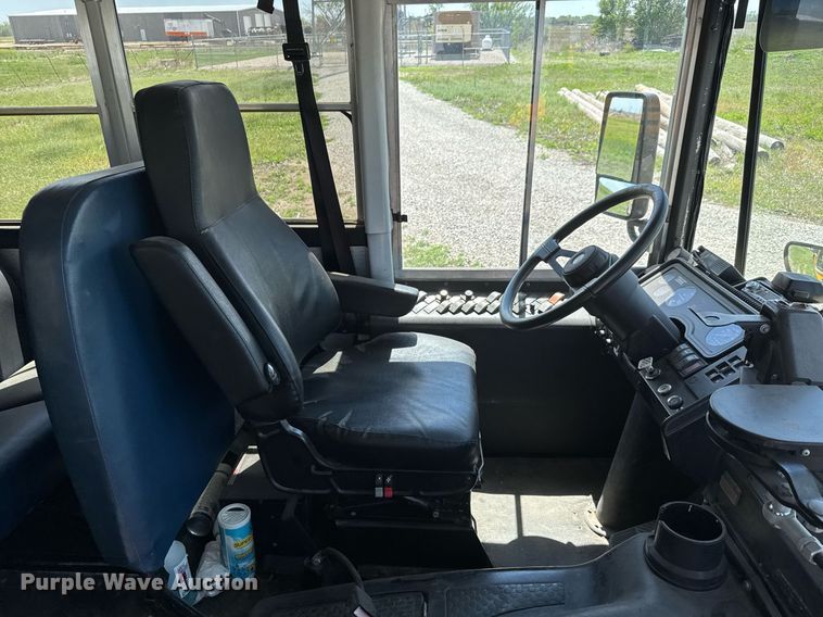 image for item EQ1403 2005 Thomas Built Saf-T-Liner MVP EF school bus