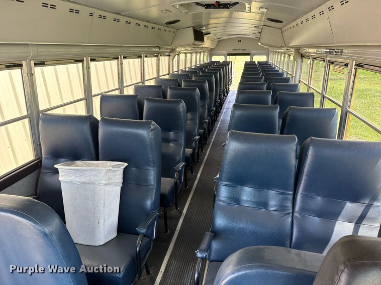 image for item EQ1403 2005 Thomas Built Saf-T-Liner MVP EF school bus