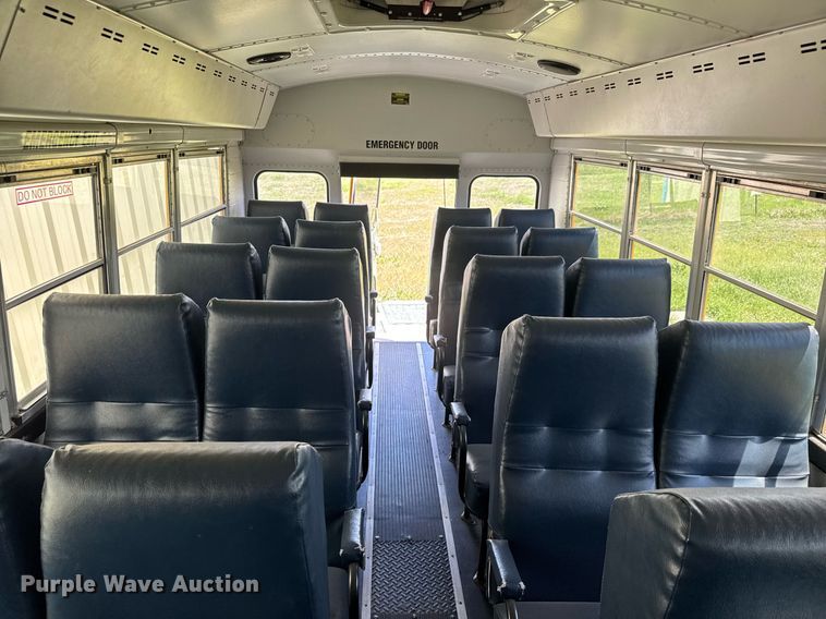 image for item EQ1403 2005 Thomas Built Saf-T-Liner MVP EF school bus