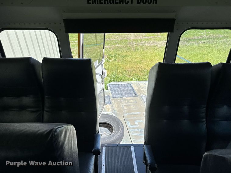 image for item EQ1403 2005 Thomas Built Saf-T-Liner MVP EF school bus