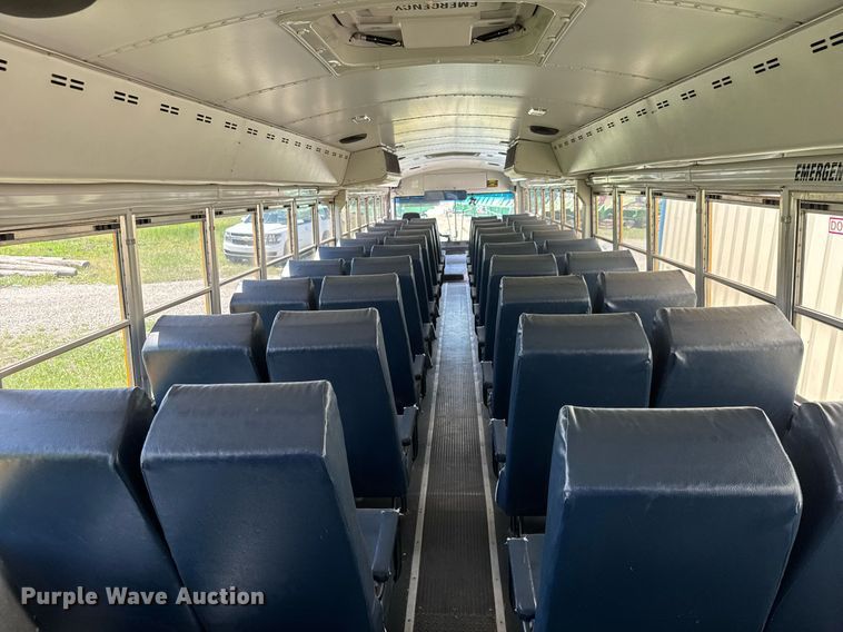 image for item EQ1403 2005 Thomas Built Saf-T-Liner MVP EF school bus