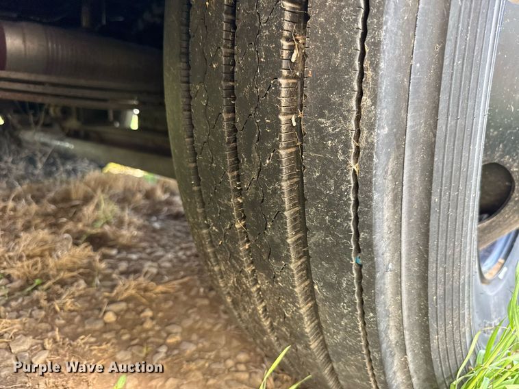 image for item EQ1403 2005 Thomas Built Saf-T-Liner MVP EF school bus