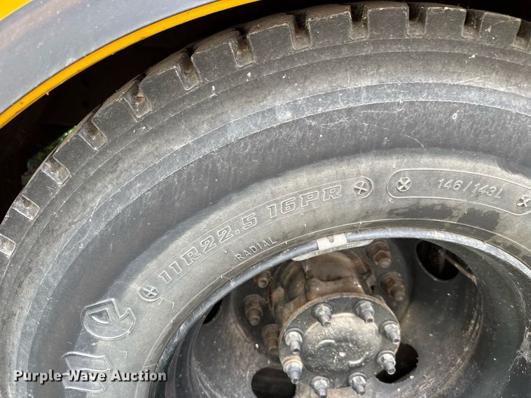 image for item EQ1403 2005 Thomas Built Saf-T-Liner MVP EF school bus