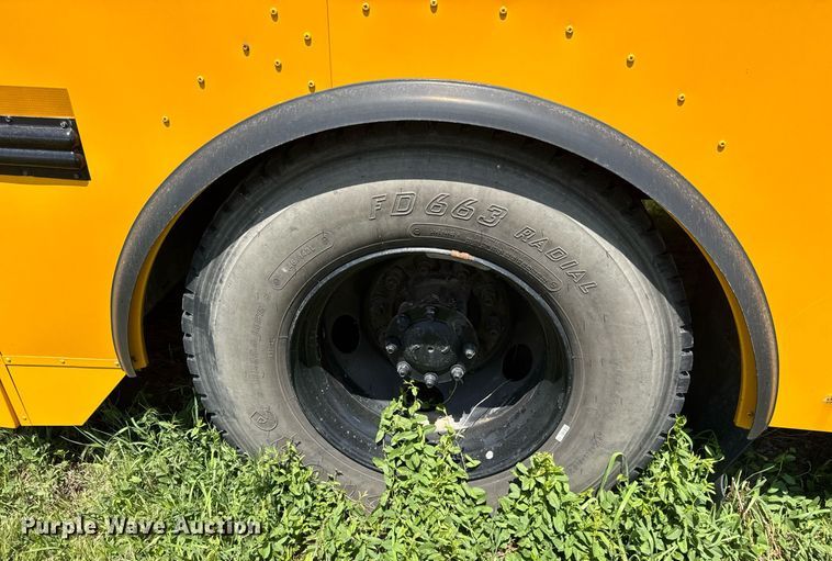 image for item EQ1403 2005 Thomas Built Saf-T-Liner MVP EF school bus