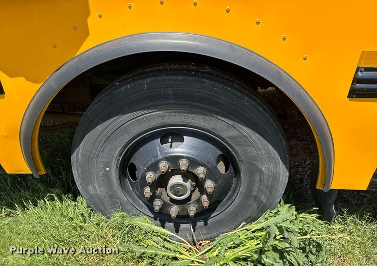 image for item EQ1403 2005 Thomas Built Saf-T-Liner MVP EF school bus