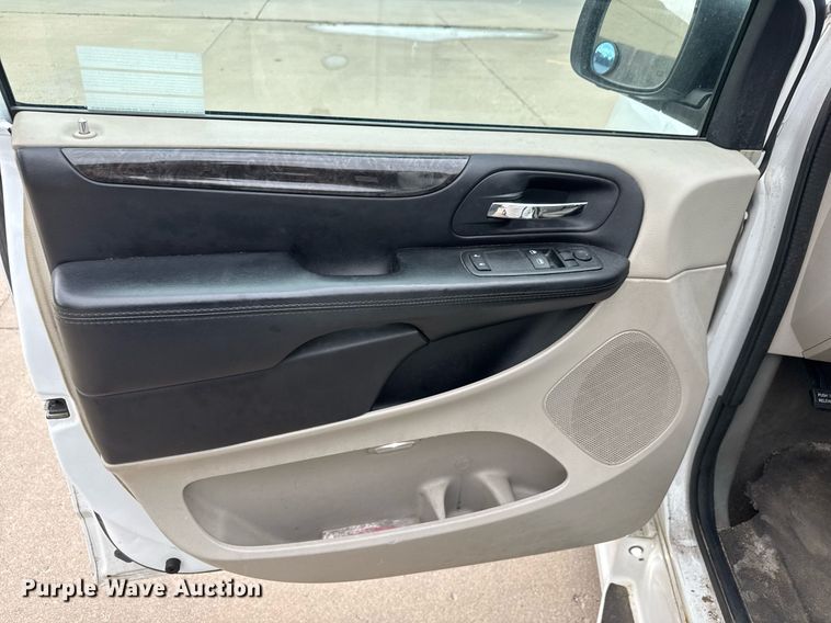 image for item EQ1451 2014 Dodge Grand Caravan handicap accessible van