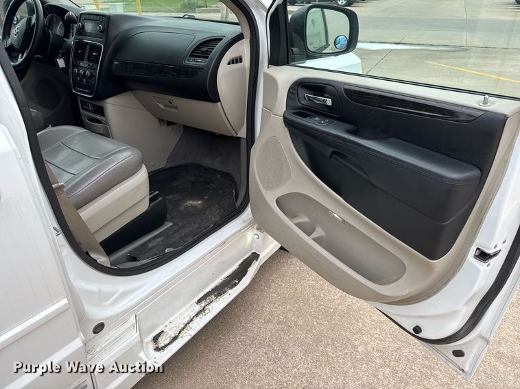 image for item EQ1451 2014 Dodge Grand Caravan handicap accessible van