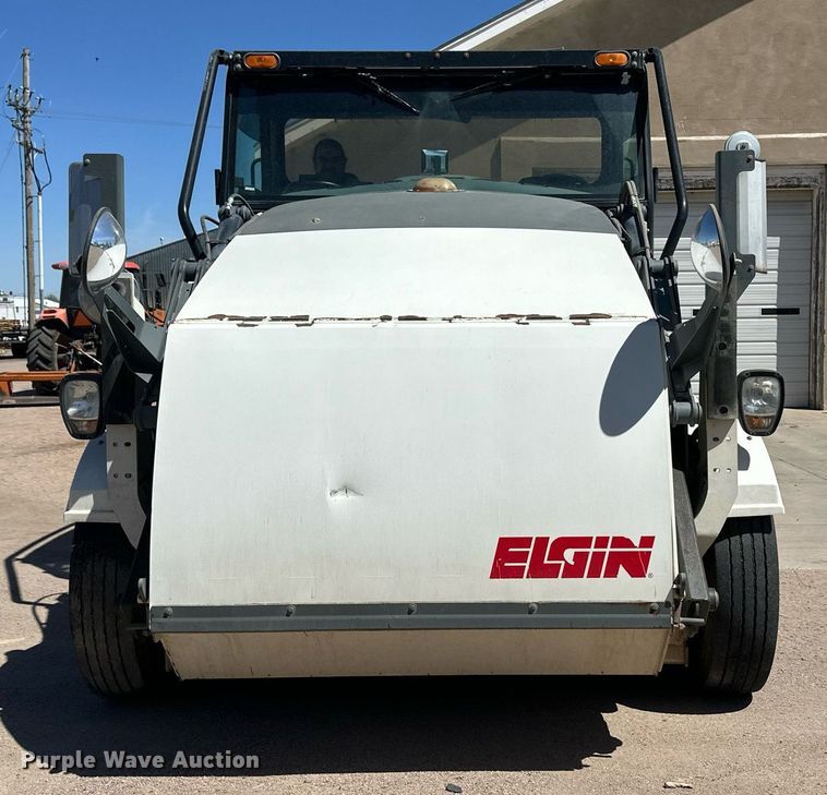 image for item EQ4647 2011 Elgin Pelican Series NP street sweeper