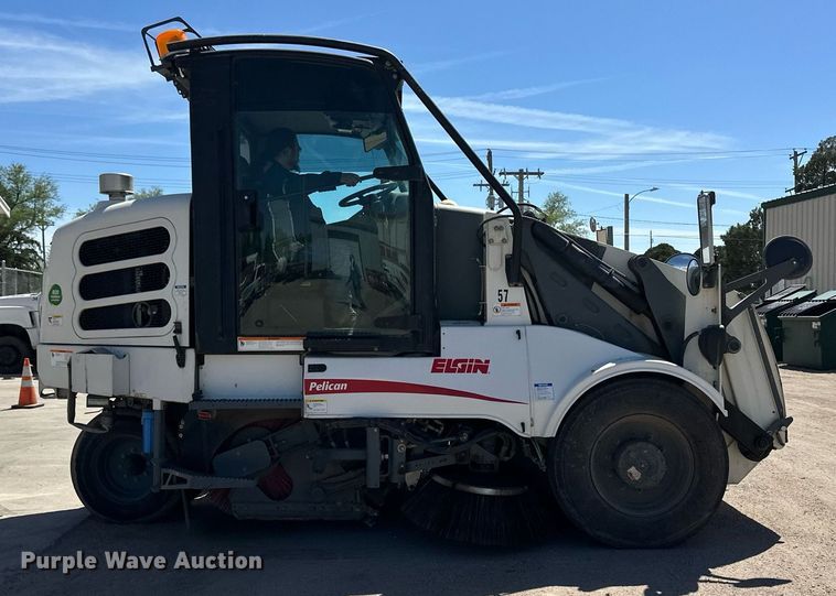 image for item EQ4647 2011 Elgin Pelican Series NP street sweeper
