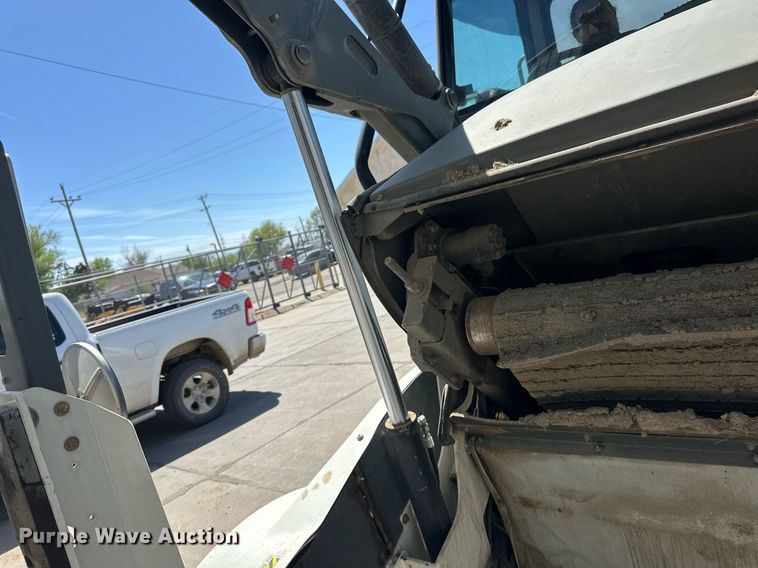 image for item EQ4647 2011 Elgin Pelican Series NP street sweeper