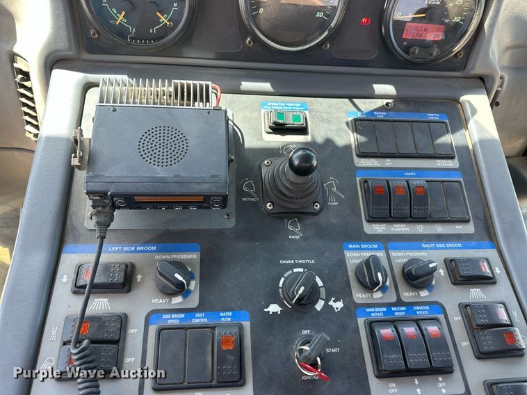 image for item EQ4647 2011 Elgin Pelican Series NP street sweeper