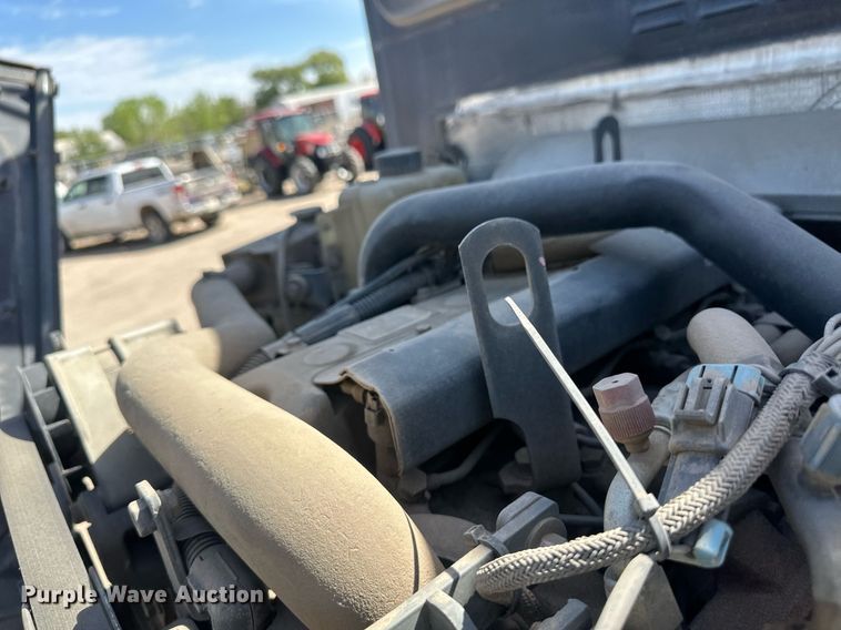 image for item EQ4647 2011 Elgin Pelican Series NP street sweeper