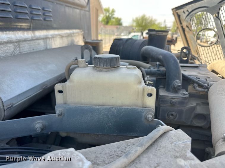 image for item EQ4647 2011 Elgin Pelican Series NP street sweeper