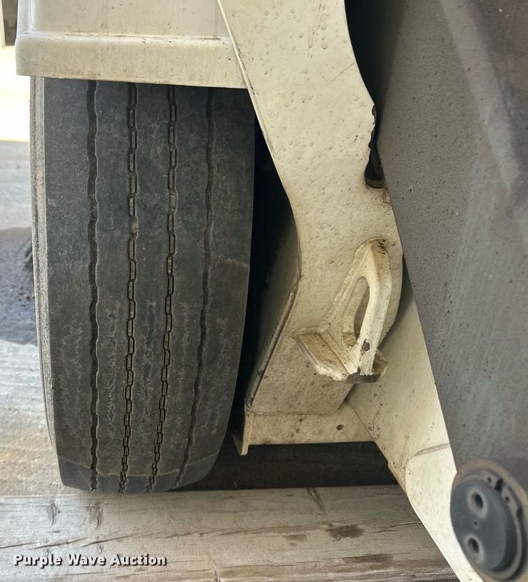 image for item EQ4647 2011 Elgin Pelican Series NP street sweeper