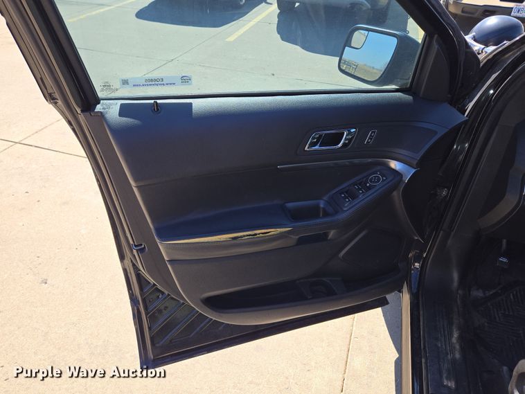 image for item EQ6805 2015 Ford  Explorer Police Interceptor SUV