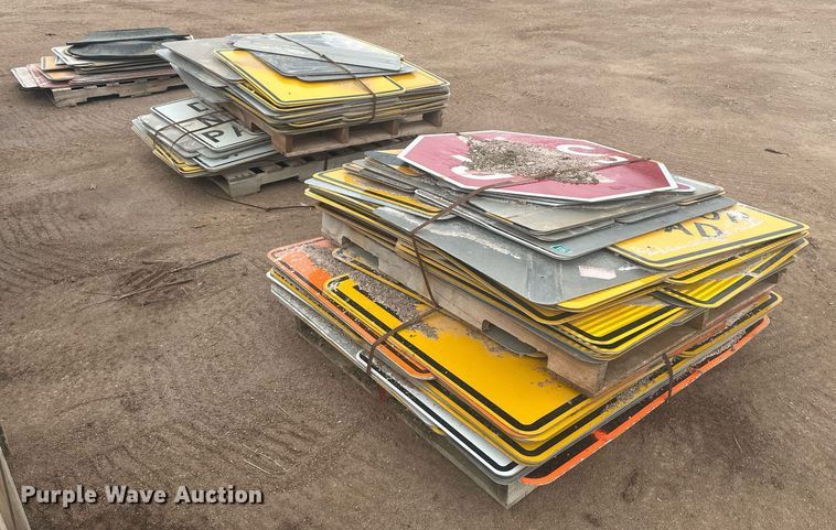image for item ER5215 (3) pallets of road signs