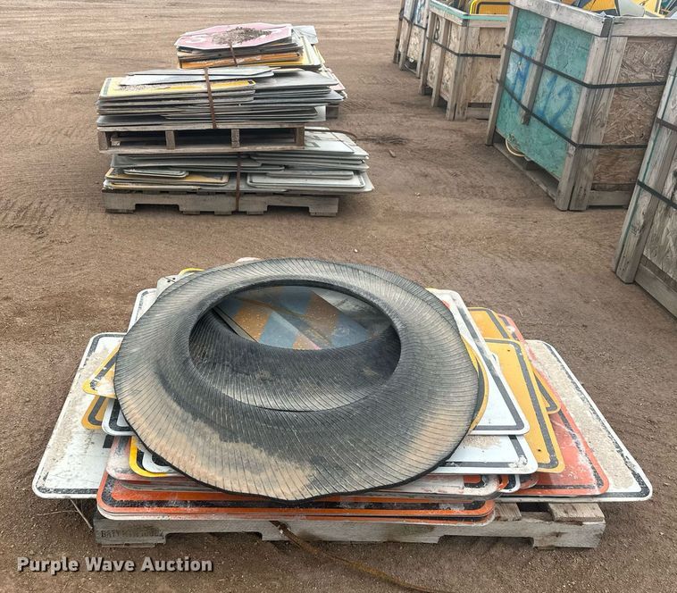 image for item ER5215 (3) pallets of road signs