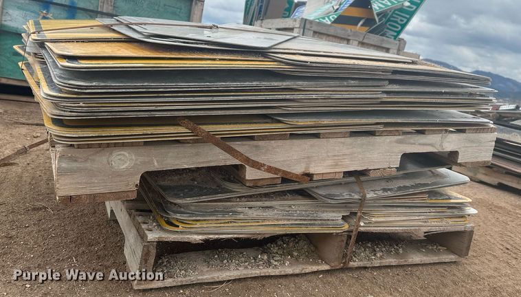 image for item ER5215 (3) pallets of road signs