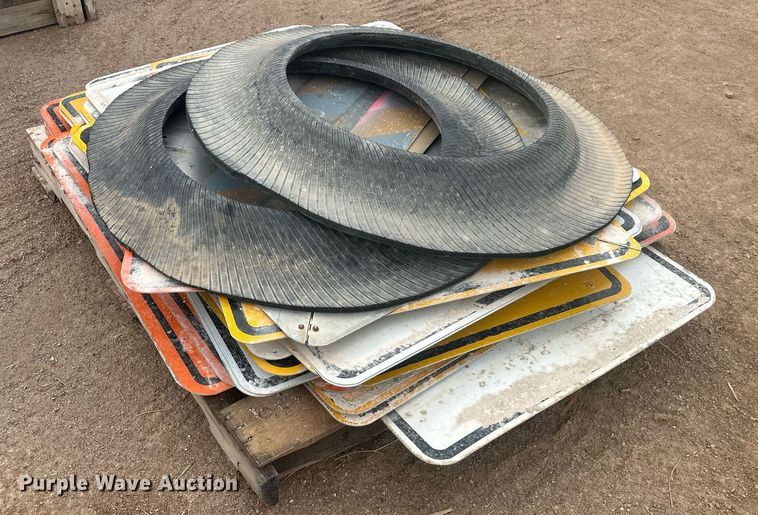 image for item ER5215 (3) pallets of road signs