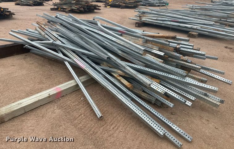 image for item ER5221 (5) pallets of posts