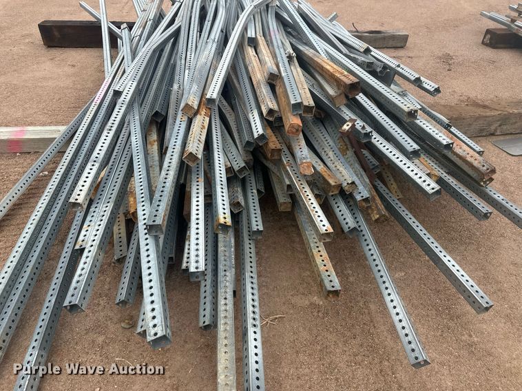 image for item ER5221 (5) pallets of posts