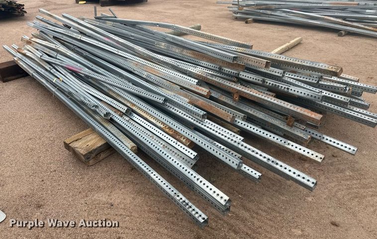 image for item ER5221 (5) pallets of posts